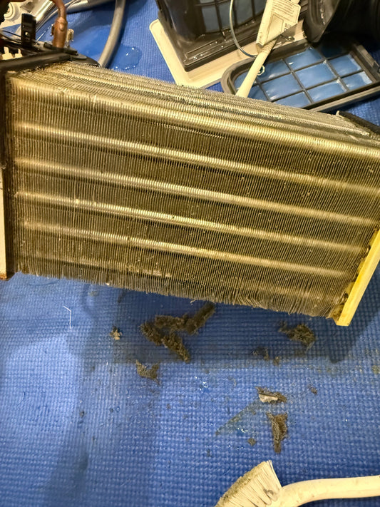 SHARPのドラム層取り外し、ヒートポンプ清掃